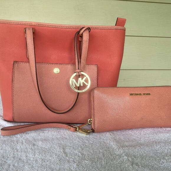 Michael Kors Bag and Matching Wallet - Picture 1 of 4